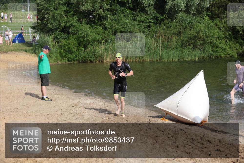 21.06.2026 - 29. Vierlanden-Triathlon Andreas Tolksdorf http://msf.ph/oto/9853437 21.06.2026 08:40:03 Schwimmen 7, 21, 55, 78, 109 meine-sportfotos.de