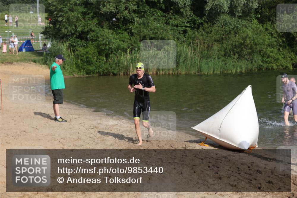 21.06.2026 - 29. Vierlanden-Triathlon Andreas Tolksdorf http://msf.ph/oto/9853440 21.06.2026 08:40:03 Schwimmen 7, 21, 55, 78, 109 meine-sportfotos.de