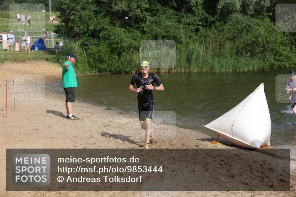 21.06.2026 - 29. Vierlanden-Triathlon Andreas Tolksdorf http://msf.ph/oto/9853444 21.06.2026 08:40:03 Schwimmen 7, 21, 55, 78, 109 meine-sportfotos.de
