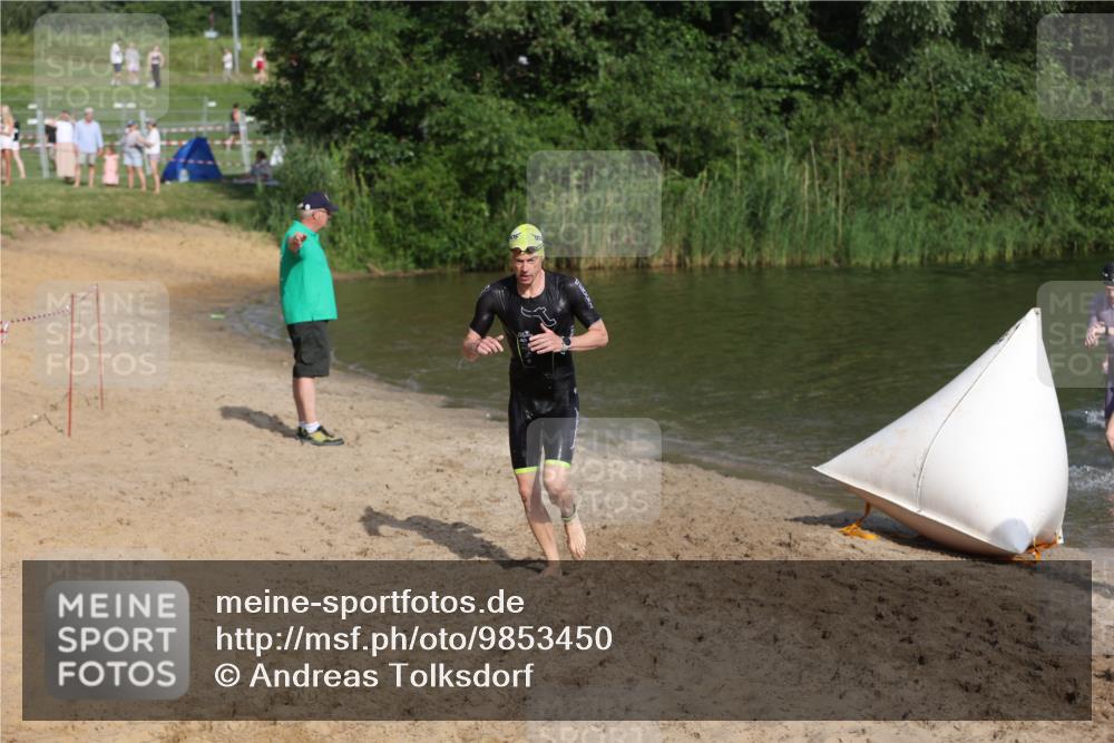 21.06.2026 - 29. Vierlanden-Triathlon Andreas Tolksdorf http://msf.ph/oto/9853450 21.06.2026 08:40:04 Schwimmen 7, 21, 55, 78, 109 meine-sportfotos.de