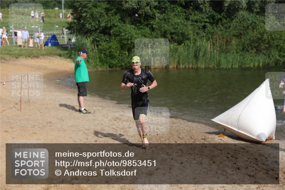 21.06.2026 - 29. Vierlanden-Triathlon Andreas Tolksdorf http://msf.ph/oto/9853451 21.06.2026 08:40:04 Schwimmen 7, 21, 55, 78, 109 meine-sportfotos.de