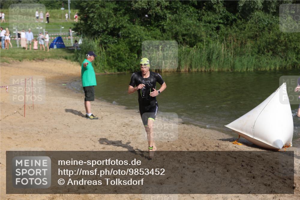21.06.2026 - 29. Vierlanden-Triathlon Andreas Tolksdorf http://msf.ph/oto/9853452 21.06.2026 08:40:04 Schwimmen 7, 21, 55, 78, 109 meine-sportfotos.de