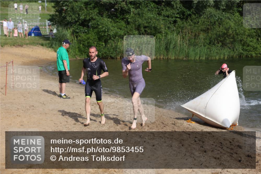 21.06.2026 - 29. Vierlanden-Triathlon Andreas Tolksdorf http://msf.ph/oto/9853455 21.06.2026 08:40:09 Schwimmen 21, 51, 55, 78, 109 meine-sportfotos.de