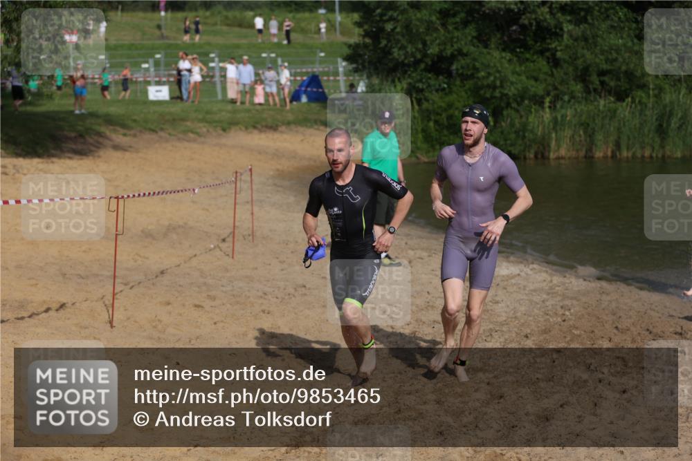 21.06.2026 - 29. Vierlanden-Triathlon Andreas Tolksdorf http://msf.ph/oto/9853465 21.06.2026 08:40:10 Schwimmen 51, 55, 78, 109 meine-sportfotos.de