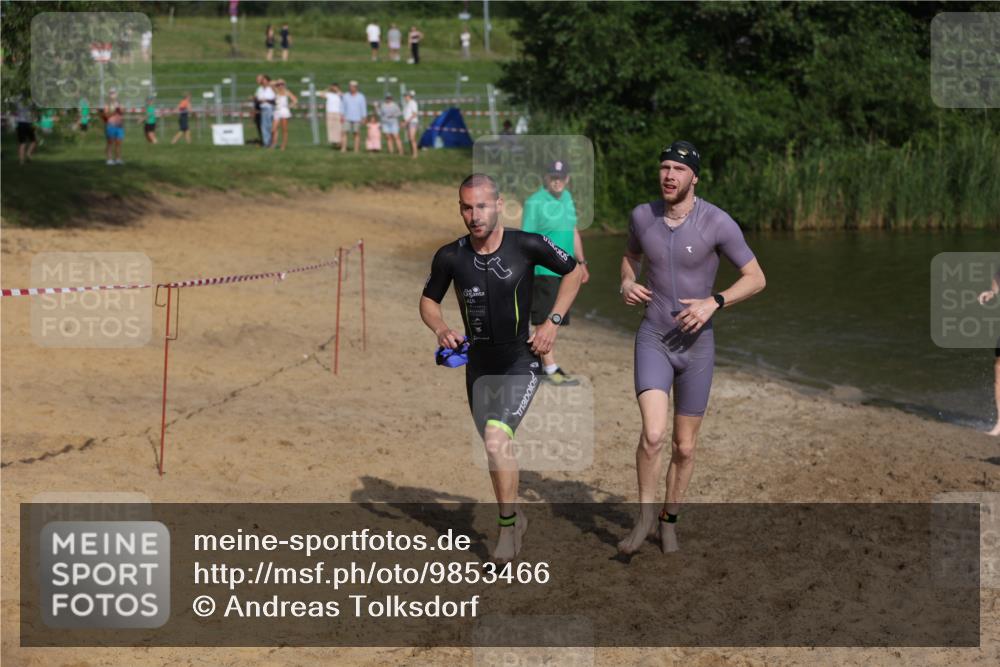 21.06.2026 - 29. Vierlanden-Triathlon Andreas Tolksdorf http://msf.ph/oto/9853466 21.06.2026 08:40:10 Schwimmen 51, 55, 78, 109 meine-sportfotos.de