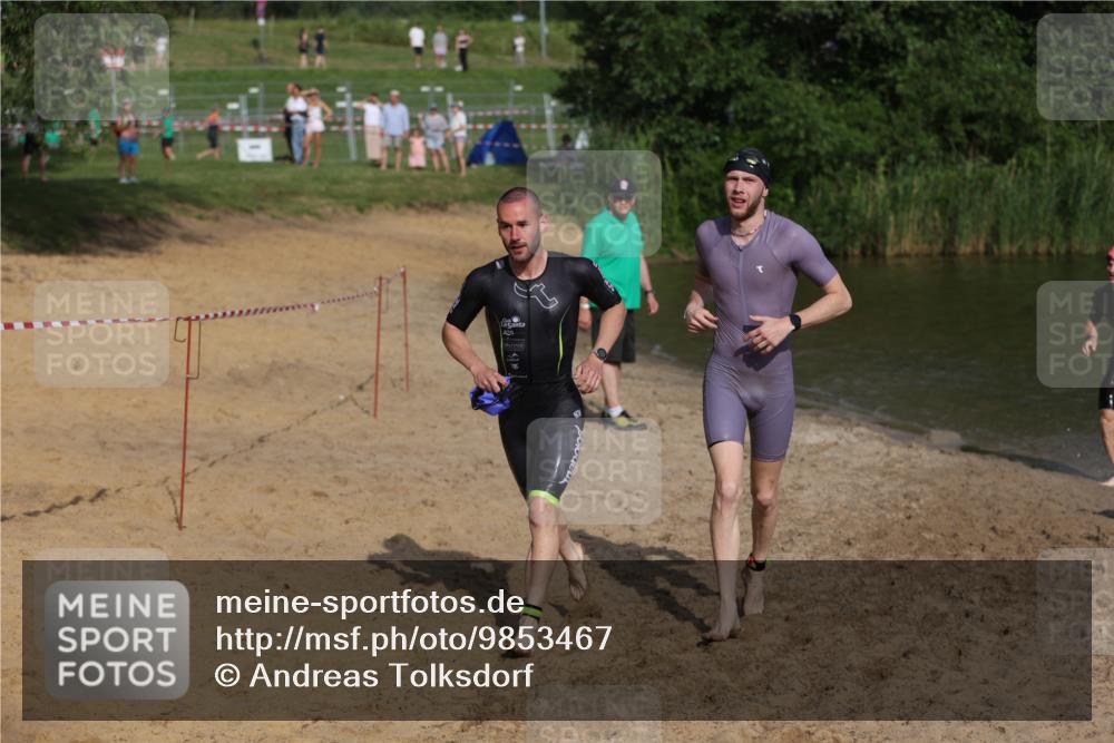 21.06.2026 - 29. Vierlanden-Triathlon Andreas Tolksdorf http://msf.ph/oto/9853467 21.06.2026 08:40:10 Schwimmen 51, 55, 78, 109 meine-sportfotos.de
