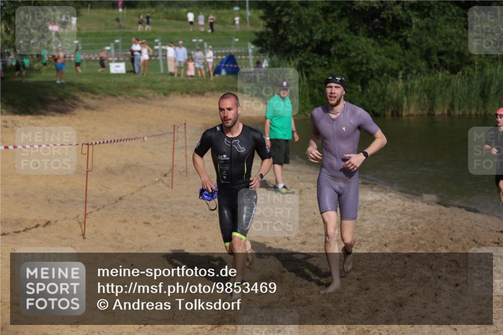 21.06.2026 - 29. Vierlanden-Triathlon Andreas Tolksdorf http://msf.ph/oto/9853469 21.06.2026 08:40:10 Schwimmen 51, 55, 78, 109 meine-sportfotos.de