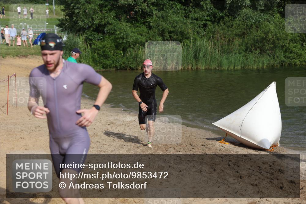 21.06.2026 - 29. Vierlanden-Triathlon Andreas Tolksdorf http://msf.ph/oto/9853472 21.06.2026 08:40:12 Schwimmen 51, 55, 78, 109 meine-sportfotos.de