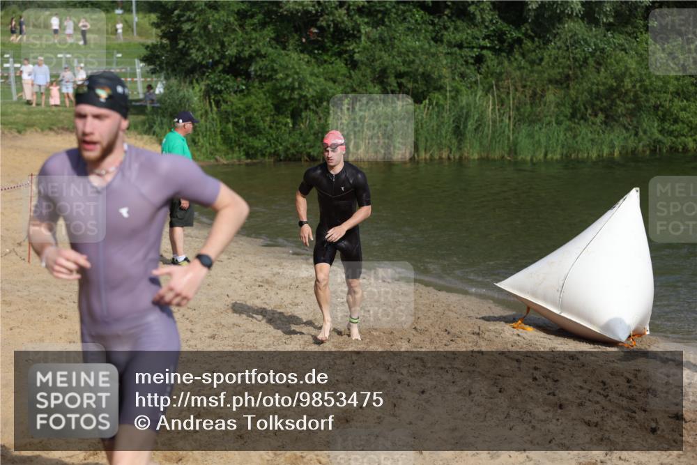 21.06.2026 - 29. Vierlanden-Triathlon Andreas Tolksdorf http://msf.ph/oto/9853475 21.06.2026 08:40:12 Schwimmen 51, 55, 78, 109 meine-sportfotos.de