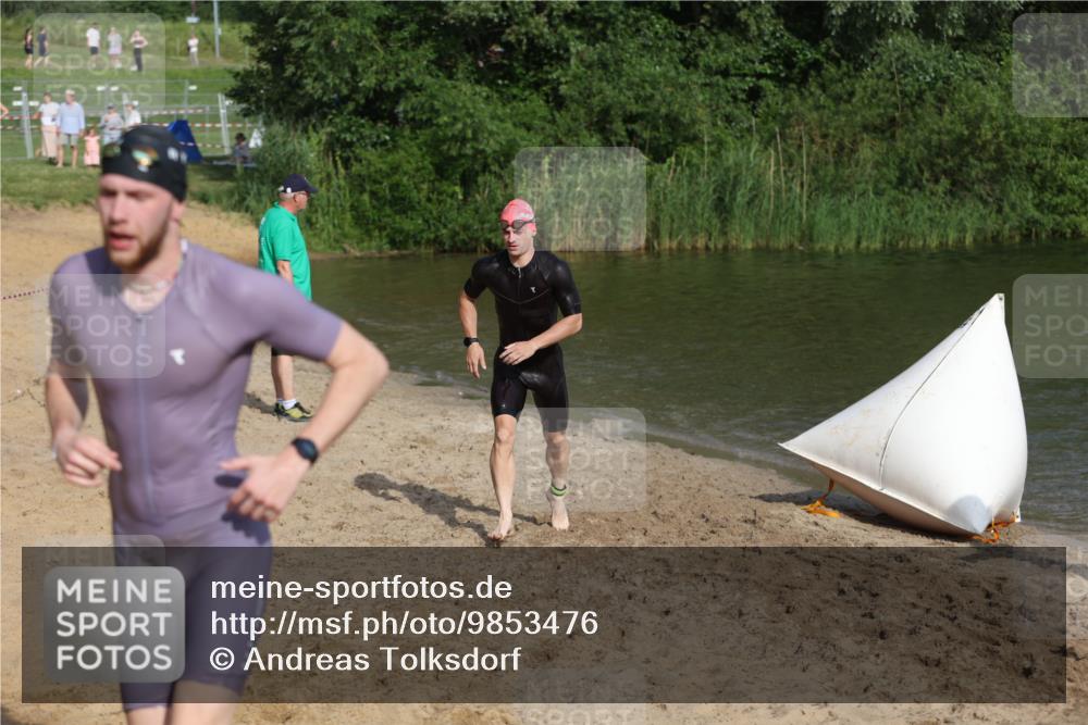 21.06.2026 - 29. Vierlanden-Triathlon Andreas Tolksdorf http://msf.ph/oto/9853476 21.06.2026 08:40:12 Schwimmen 51, 55, 78, 109 meine-sportfotos.de