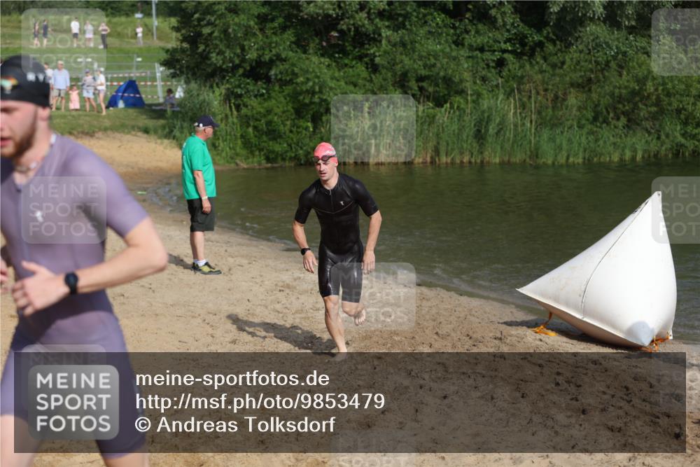 21.06.2026 - 29. Vierlanden-Triathlon Andreas Tolksdorf http://msf.ph/oto/9853479 21.06.2026 08:40:12 Schwimmen 51, 55, 78, 109 meine-sportfotos.de