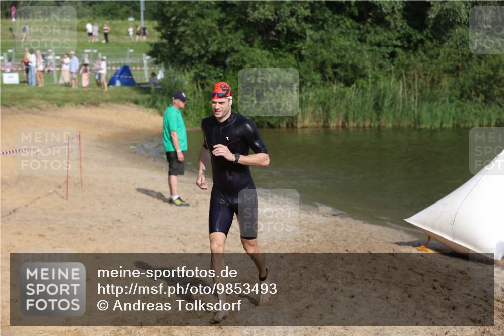 21.06.2026 - 29. Vierlanden-Triathlon Andreas Tolksdorf http://msf.ph/oto/9853493 21.06.2026 08:40:20 Schwimmen 51 meine-sportfotos.de