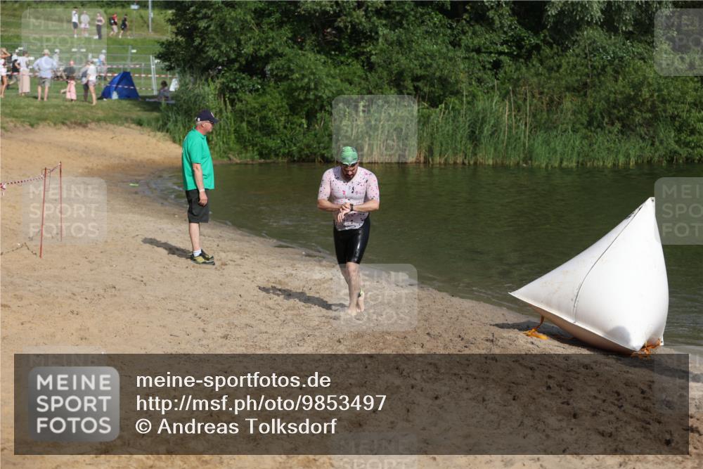 21.06.2026 - 29. Vierlanden-Triathlon Andreas Tolksdorf http://msf.ph/oto/9853497 21.06.2026 08:40:44 Schwimmen 18, 164 meine-sportfotos.de
