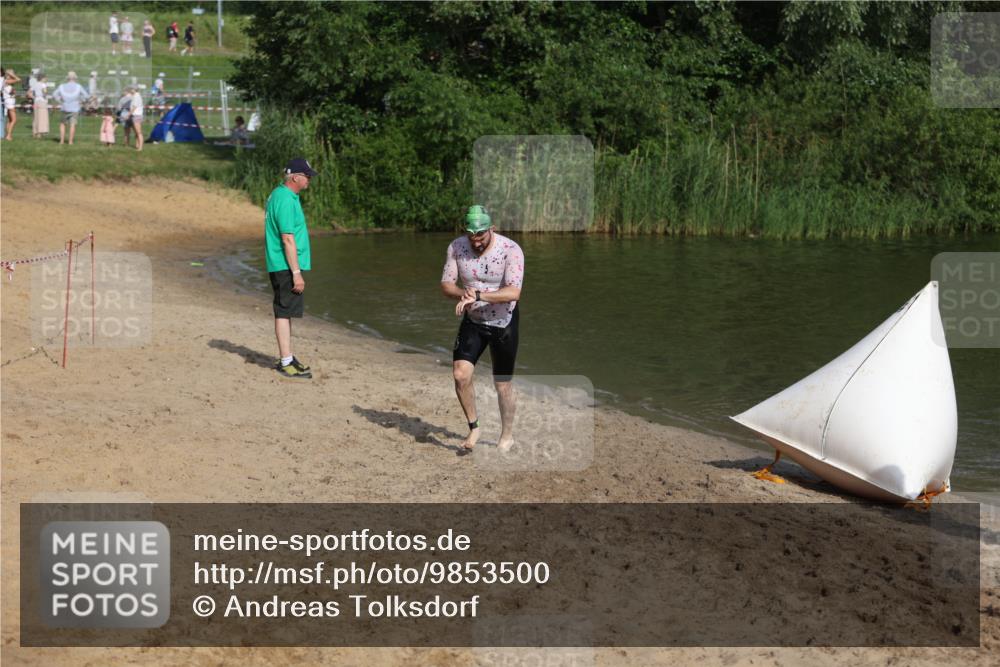 21.06.2026 - 29. Vierlanden-Triathlon Andreas Tolksdorf http://msf.ph/oto/9853500 21.06.2026 08:40:44 Schwimmen 18, 164 meine-sportfotos.de
