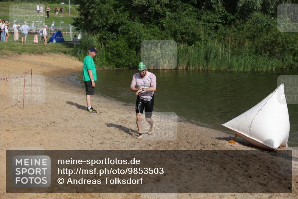 21.06.2026 - 29. Vierlanden-Triathlon Andreas Tolksdorf http://msf.ph/oto/9853503 21.06.2026 08:40:44 Schwimmen 18, 164 meine-sportfotos.de