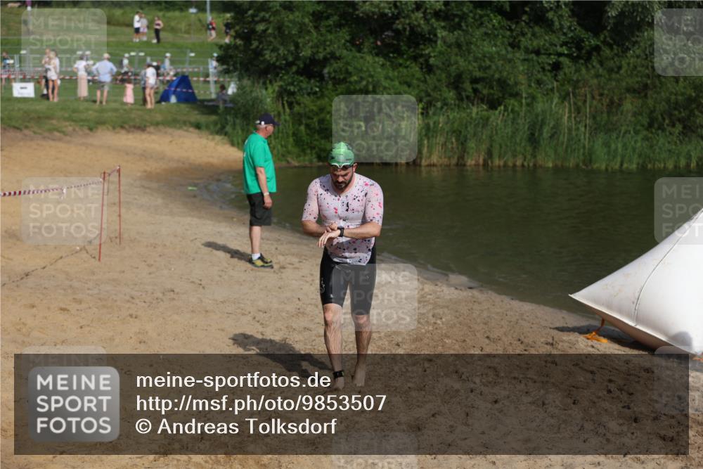 21.06.2026 - 29. Vierlanden-Triathlon Andreas Tolksdorf http://msf.ph/oto/9853507 21.06.2026 08:40:46 Schwimmen 18, 164 meine-sportfotos.de