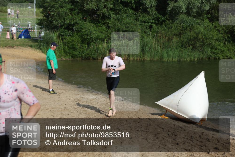 21.06.2026 - 29. Vierlanden-Triathlon Andreas Tolksdorf http://msf.ph/oto/9853516 21.06.2026 08:40:50 Schwimmen 18, 129, 164 meine-sportfotos.de