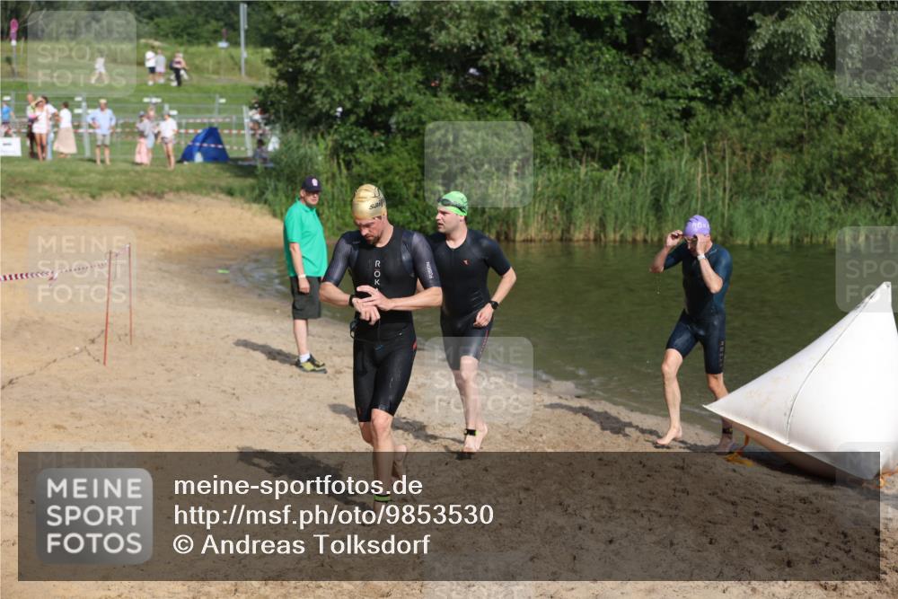 21.06.2026 - 29. Vierlanden-Triathlon Andreas Tolksdorf http://msf.ph/oto/9853530 21.06.2026 08:41:01 Schwimmen 99, 129, 132 meine-sportfotos.de