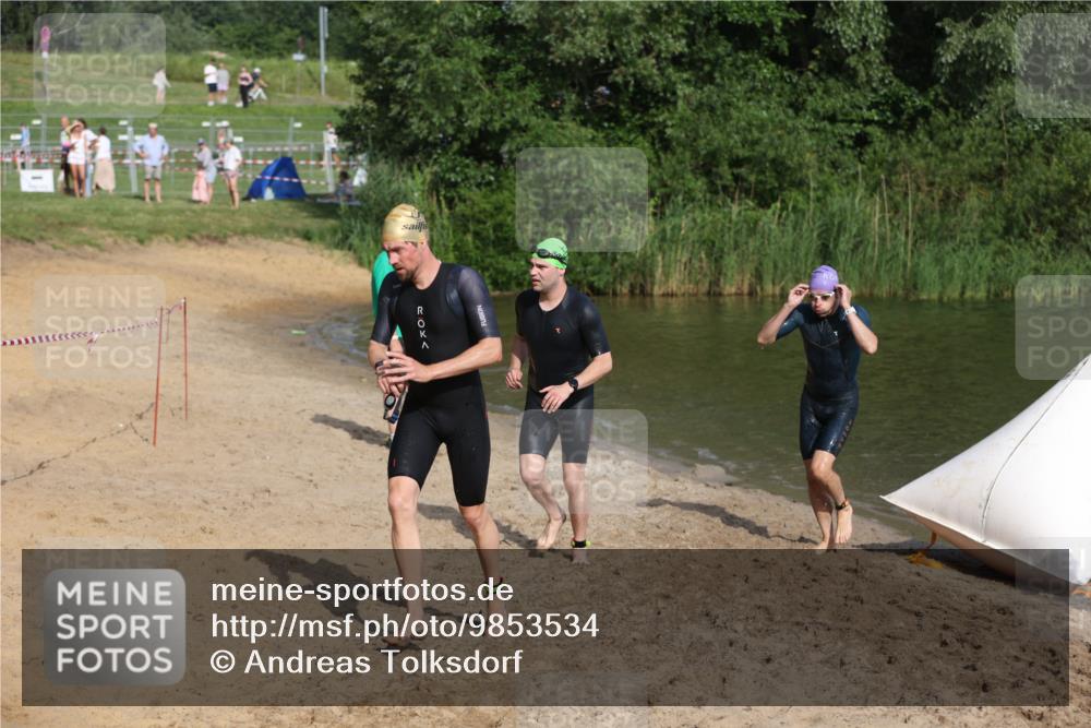 21.06.2026 - 29. Vierlanden-Triathlon Andreas Tolksdorf http://msf.ph/oto/9853534 21.06.2026 08:41:01 Schwimmen 99, 129, 132 meine-sportfotos.de