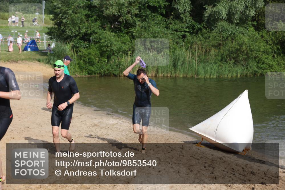 21.06.2026 - 29. Vierlanden-Triathlon Andreas Tolksdorf http://msf.ph/oto/9853540 21.06.2026 08:41:02 Schwimmen 99, 129, 132 meine-sportfotos.de