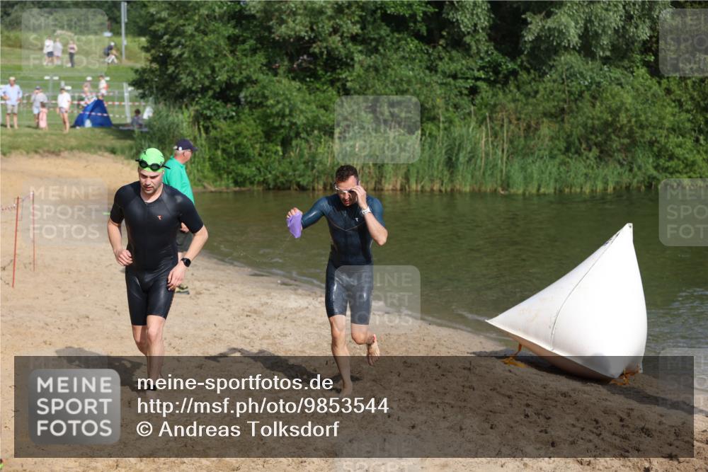 21.06.2026 - 29. Vierlanden-Triathlon Andreas Tolksdorf http://msf.ph/oto/9853544 21.06.2026 08:41:03 Schwimmen 99, 129, 132 meine-sportfotos.de