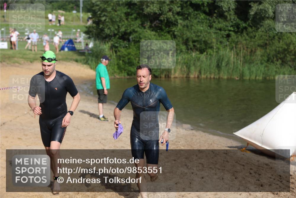 21.06.2026 - 29. Vierlanden-Triathlon Andreas Tolksdorf http://msf.ph/oto/9853551 21.06.2026 08:41:04 Schwimmen 99, 129, 132 meine-sportfotos.de