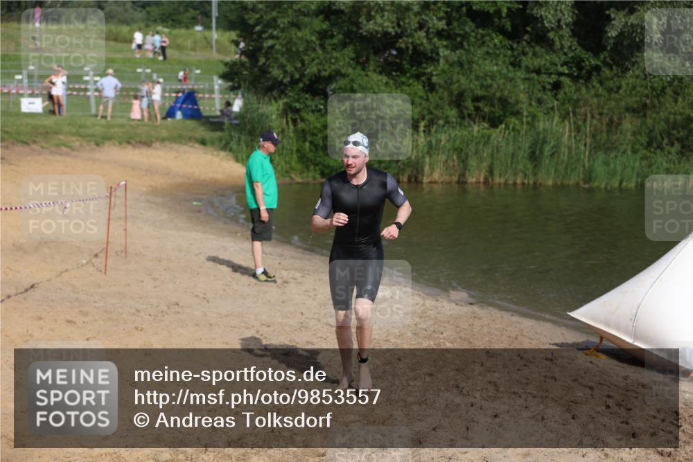 21.06.2026 - 29. Vierlanden-Triathlon Andreas Tolksdorf http://msf.ph/oto/9853557 21.06.2026 08:41:20 Schwimmen 14, 145 meine-sportfotos.de