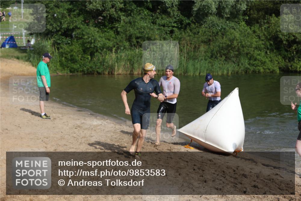 21.06.2026 - 29. Vierlanden-Triathlon Andreas Tolksdorf http://msf.ph/oto/9853583 21.06.2026 08:41:57 Schwimmen 38, 62, 67 meine-sportfotos.de