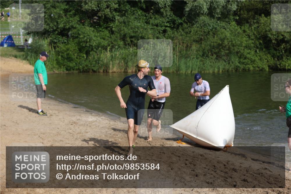 21.06.2026 - 29. Vierlanden-Triathlon Andreas Tolksdorf http://msf.ph/oto/9853584 21.06.2026 08:41:57 Schwimmen 38, 62, 67 meine-sportfotos.de