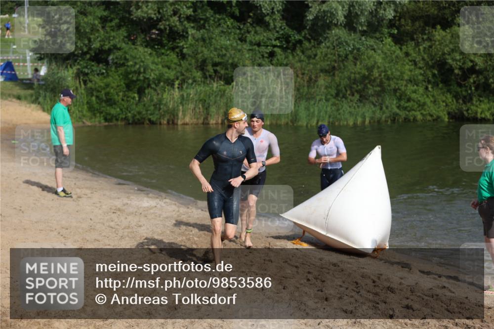 21.06.2026 - 29. Vierlanden-Triathlon Andreas Tolksdorf http://msf.ph/oto/9853586 21.06.2026 08:41:57 Schwimmen 38, 62, 67 meine-sportfotos.de