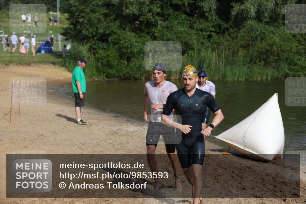 21.06.2026 - 29. Vierlanden-Triathlon Andreas Tolksdorf http://msf.ph/oto/9853593 21.06.2026 08:41:58 Schwimmen 38, 62, 67 meine-sportfotos.de