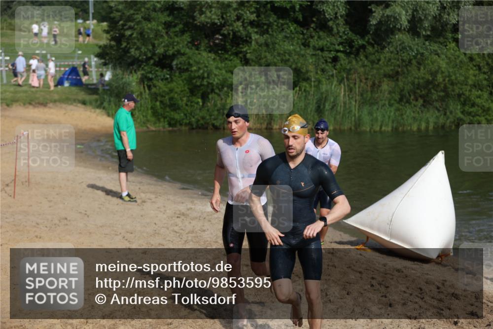 21.06.2026 - 29. Vierlanden-Triathlon Andreas Tolksdorf http://msf.ph/oto/9853595 21.06.2026 08:41:59 Schwimmen 38, 62, 67 meine-sportfotos.de