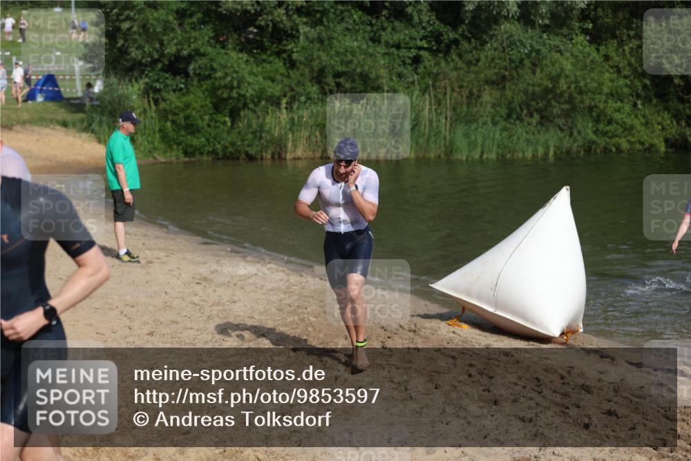 21.06.2026 - 29. Vierlanden-Triathlon Andreas Tolksdorf http://msf.ph/oto/9853597 21.06.2026 08:42:00 Schwimmen 38, 62, 67 meine-sportfotos.de