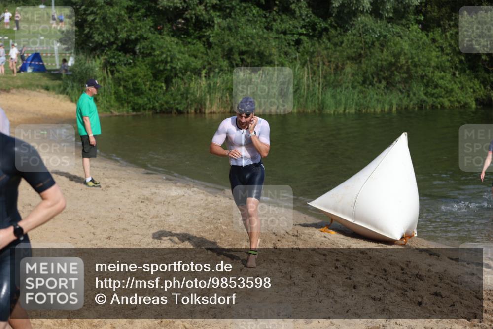 21.06.2026 - 29. Vierlanden-Triathlon Andreas Tolksdorf http://msf.ph/oto/9853598 21.06.2026 08:42:00 Schwimmen 38, 62, 67 meine-sportfotos.de