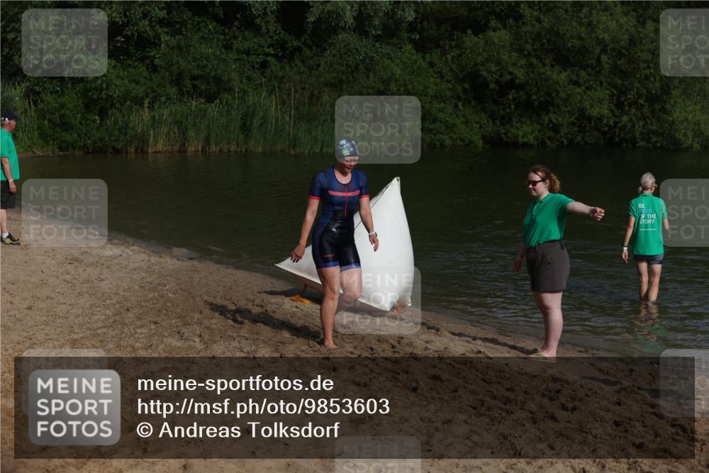 21.06.2026 - 29. Vierlanden-Triathlon Andreas Tolksdorf http://msf.ph/oto/9853603 21.06.2026 08:42:07 Schwimmen  meine-sportfotos.de
