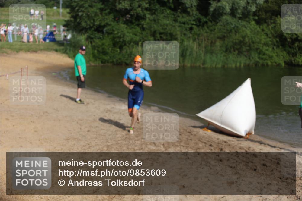21.06.2026 - 29. Vierlanden-Triathlon Andreas Tolksdorf http://msf.ph/oto/9853609 21.06.2026 08:42:27 Schwimmen 43, 148 meine-sportfotos.de
