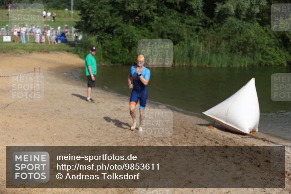 21.06.2026 - 29. Vierlanden-Triathlon Andreas Tolksdorf http://msf.ph/oto/9853611 21.06.2026 08:42:27 Schwimmen 43, 148 meine-sportfotos.de