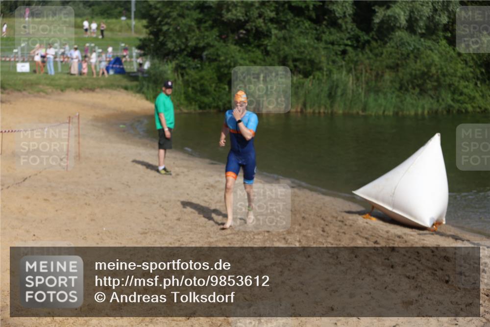 21.06.2026 - 29. Vierlanden-Triathlon Andreas Tolksdorf http://msf.ph/oto/9853612 21.06.2026 08:42:27 Schwimmen 43, 148 meine-sportfotos.de