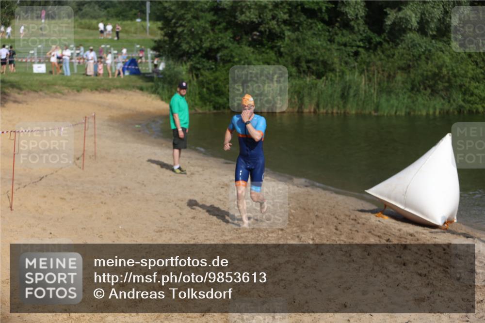 21.06.2026 - 29. Vierlanden-Triathlon Andreas Tolksdorf http://msf.ph/oto/9853613 21.06.2026 08:42:27 Schwimmen 43, 148 meine-sportfotos.de