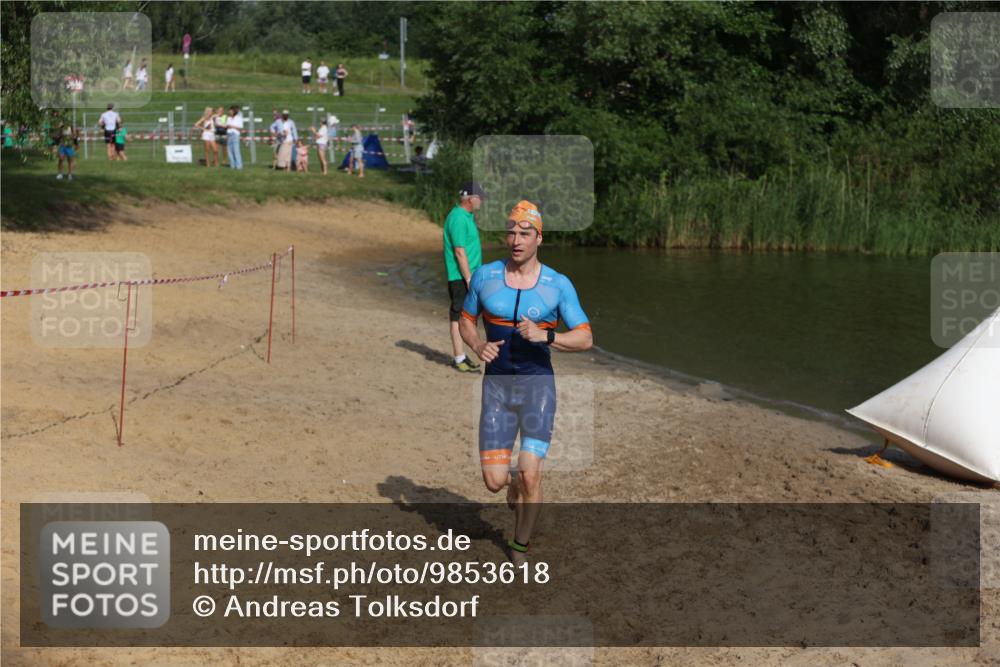 21.06.2026 - 29. Vierlanden-Triathlon Andreas Tolksdorf http://msf.ph/oto/9853618 21.06.2026 08:42:28 Schwimmen 43, 148 meine-sportfotos.de