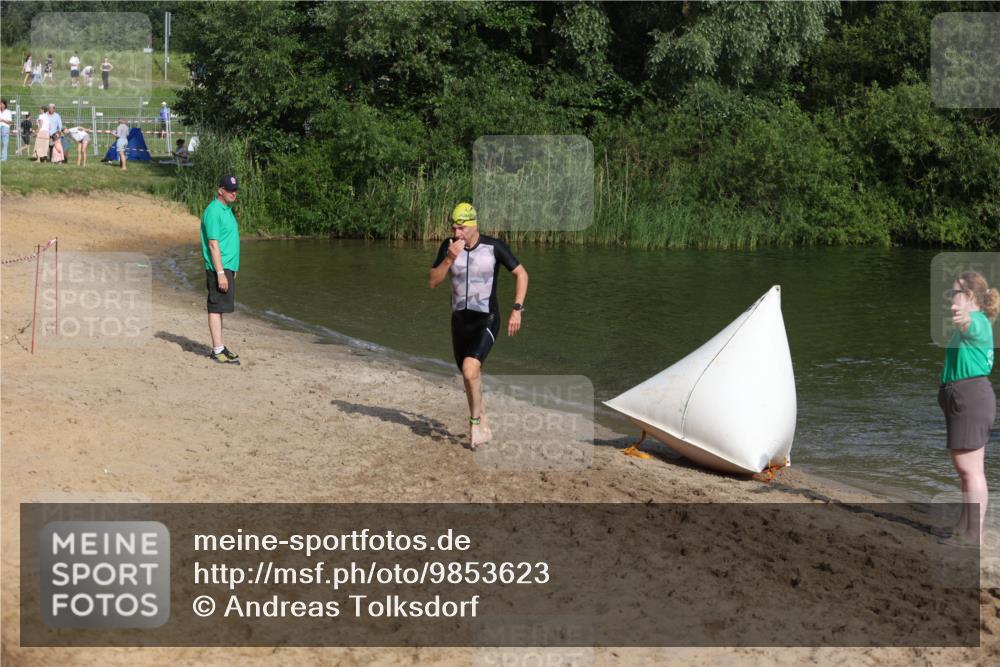 21.06.2026 - 29. Vierlanden-Triathlon Andreas Tolksdorf http://msf.ph/oto/9853623 21.06.2026 08:42:34 Schwimmen 148, 193, 210 meine-sportfotos.de