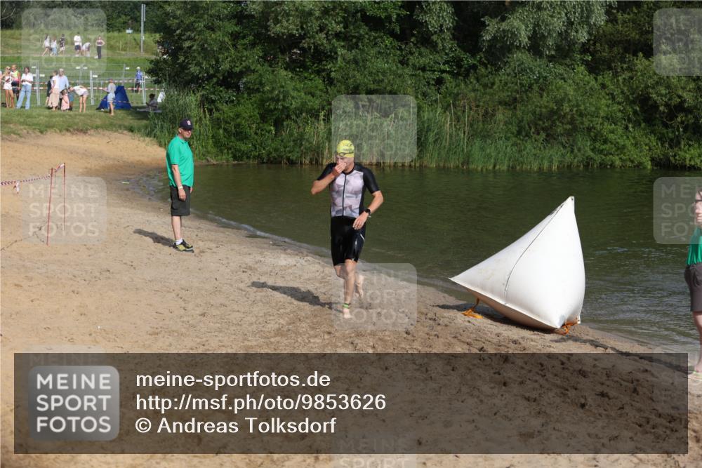 21.06.2026 - 29. Vierlanden-Triathlon Andreas Tolksdorf http://msf.ph/oto/9853626 21.06.2026 08:42:34 Schwimmen 148, 193, 210 meine-sportfotos.de