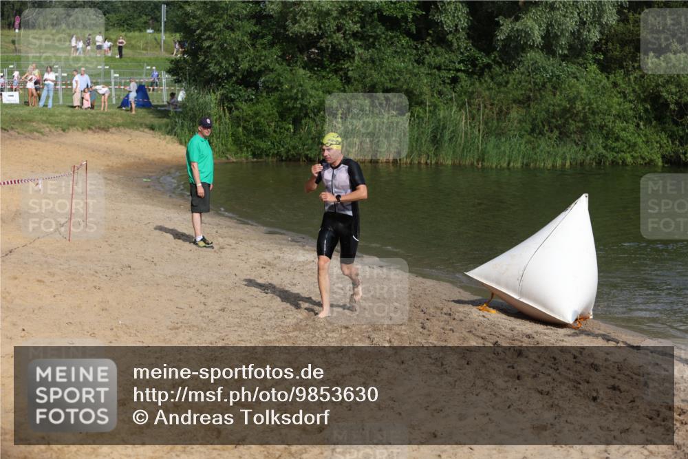 21.06.2026 - 29. Vierlanden-Triathlon Andreas Tolksdorf http://msf.ph/oto/9853630 21.06.2026 08:42:34 Schwimmen 148, 193, 210 meine-sportfotos.de