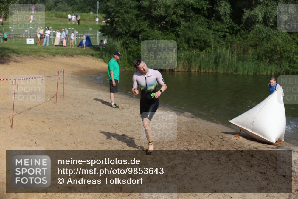 21.06.2026 - 29. Vierlanden-Triathlon Andreas Tolksdorf http://msf.ph/oto/9853643 21.06.2026 08:42:41 Schwimmen 27, 193, 210 meine-sportfotos.de