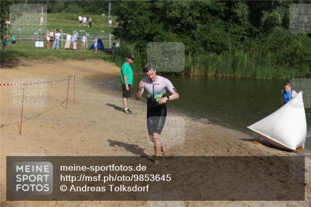 21.06.2026 - 29. Vierlanden-Triathlon Andreas Tolksdorf http://msf.ph/oto/9853645 21.06.2026 08:42:41 Schwimmen 27, 193, 210 meine-sportfotos.de