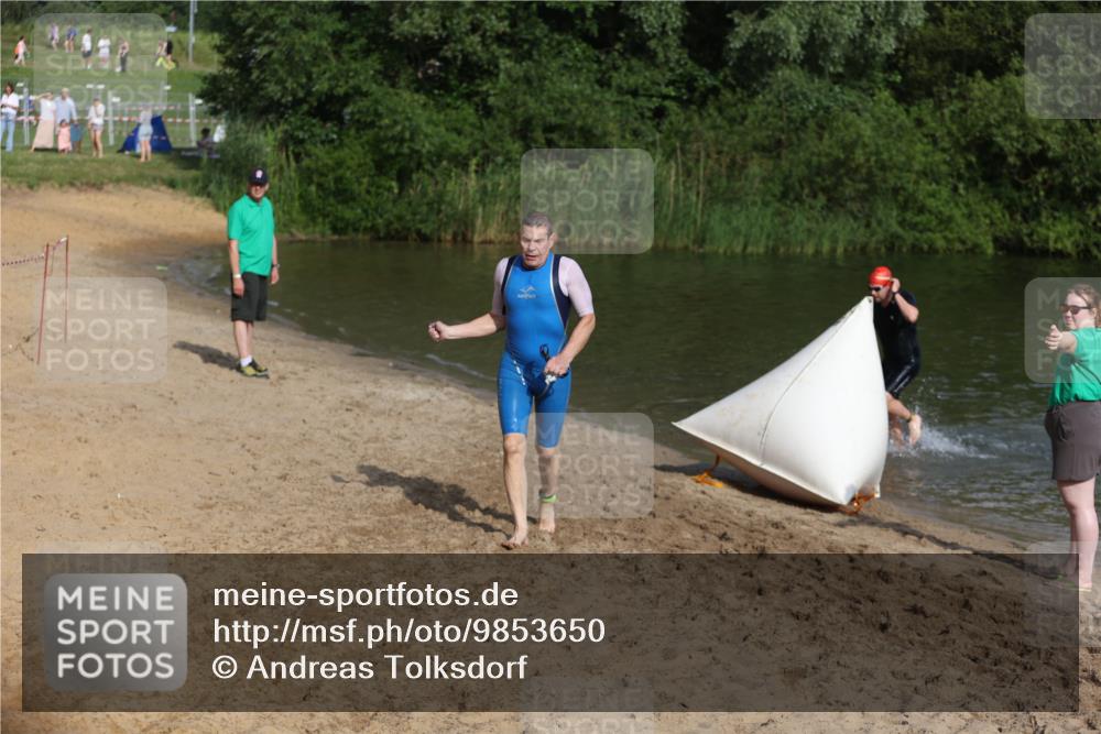 21.06.2026 - 29. Vierlanden-Triathlon Andreas Tolksdorf http://msf.ph/oto/9853650 21.06.2026 08:42:44 Schwimmen 27, 193, 210 meine-sportfotos.de