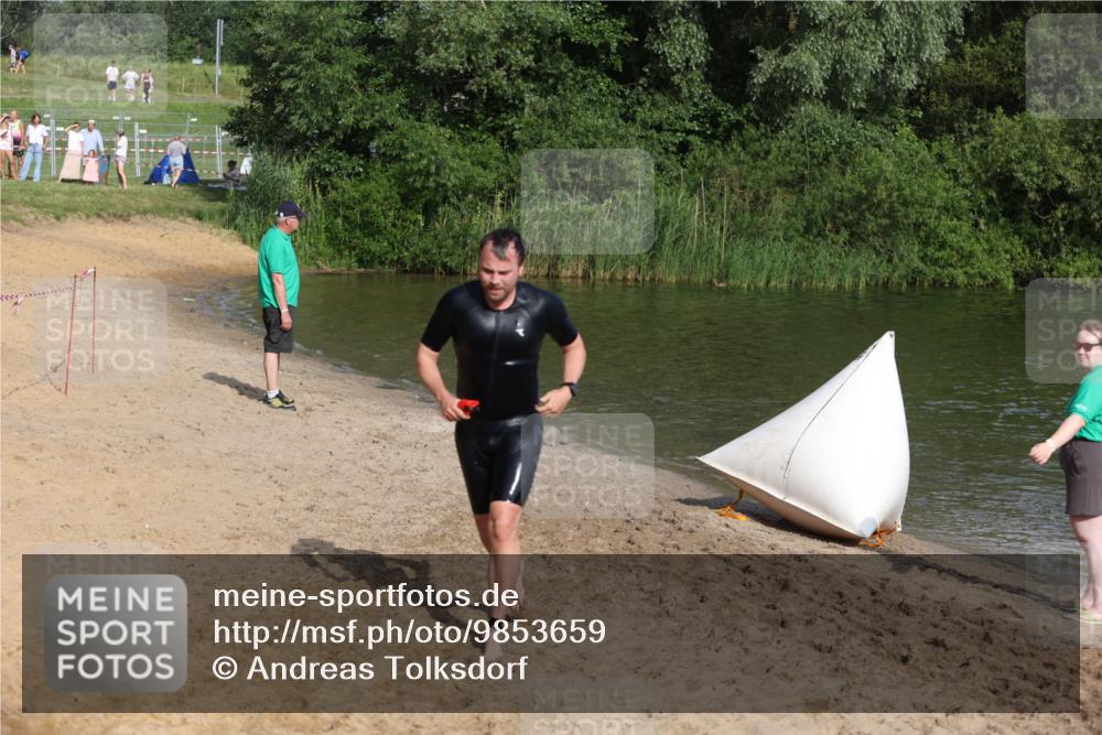 21.06.2026 - 29. Vierlanden-Triathlon Andreas Tolksdorf http://msf.ph/oto/9853659 21.06.2026 08:42:48 Schwimmen 27, 210 meine-sportfotos.de