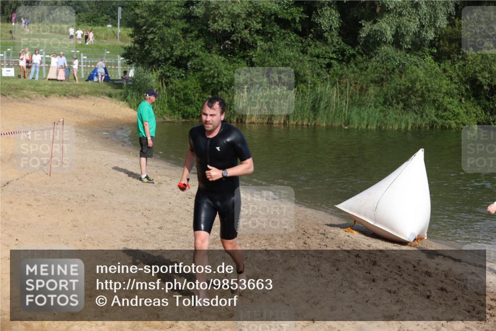 21.06.2026 - 29. Vierlanden-Triathlon Andreas Tolksdorf http://msf.ph/oto/9853663 21.06.2026 08:42:49 Schwimmen 27, 210 meine-sportfotos.de
