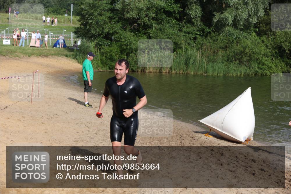21.06.2026 - 29. Vierlanden-Triathlon Andreas Tolksdorf http://msf.ph/oto/9853664 21.06.2026 08:42:49 Schwimmen 27, 210 meine-sportfotos.de