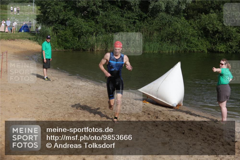 21.06.2026 - 29. Vierlanden-Triathlon Andreas Tolksdorf http://msf.ph/oto/9853666 21.06.2026 08:43:19 Schwimmen 56 meine-sportfotos.de